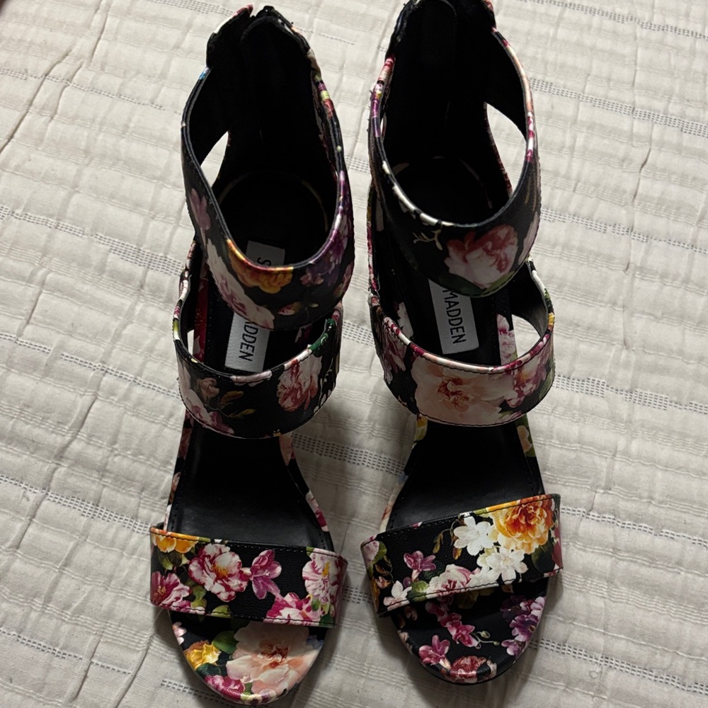 Steve Madden Black Floral Heels